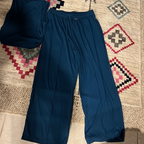 2 piece set - Picture 3 of 5